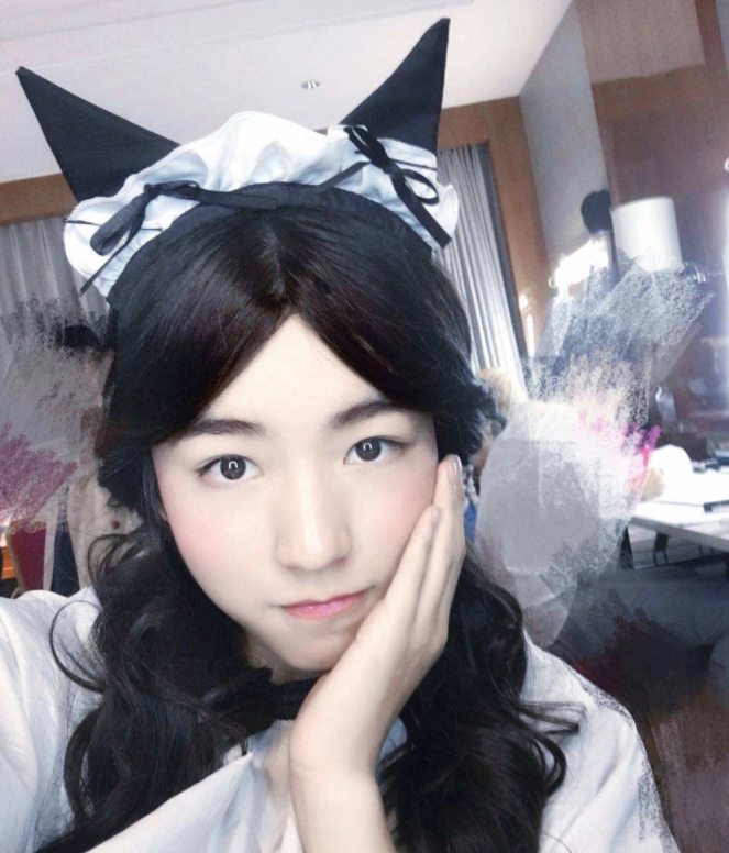 明星男扮女装:王源邻家少女,胡歌似梦露,郑凯看似很适应这造型