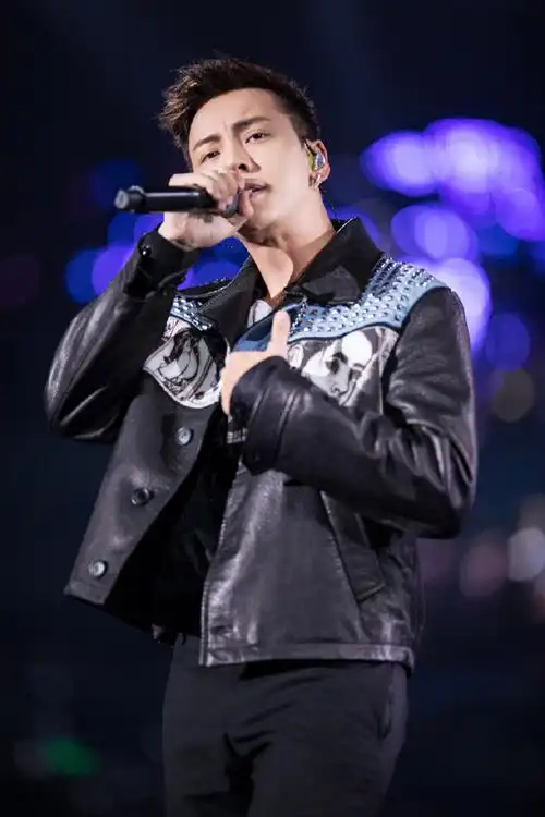 陈伟霆浙江卫视春季盛典高清图片