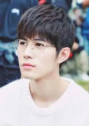 他出生28天被分手,靠奶奶拾荒长大,今成24亿票房"影帝"_井柏然_父母