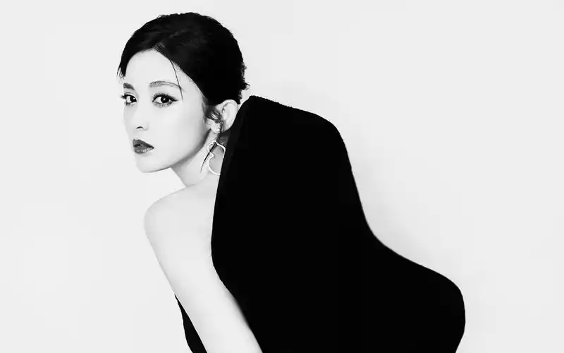 古力娜扎性感"黑蝴蝶"高清桌面壁纸_大陆明星_壁纸下载_美桌网