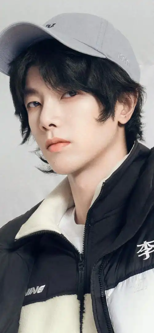 华晨宇美貌大赏#分享一个帅气迷人又有趣的小学生@华晨宇yu#2024