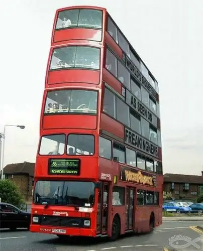 08-27 16:21|四级 一看 就是 ps的   你看侧面的玻璃的反光就知道