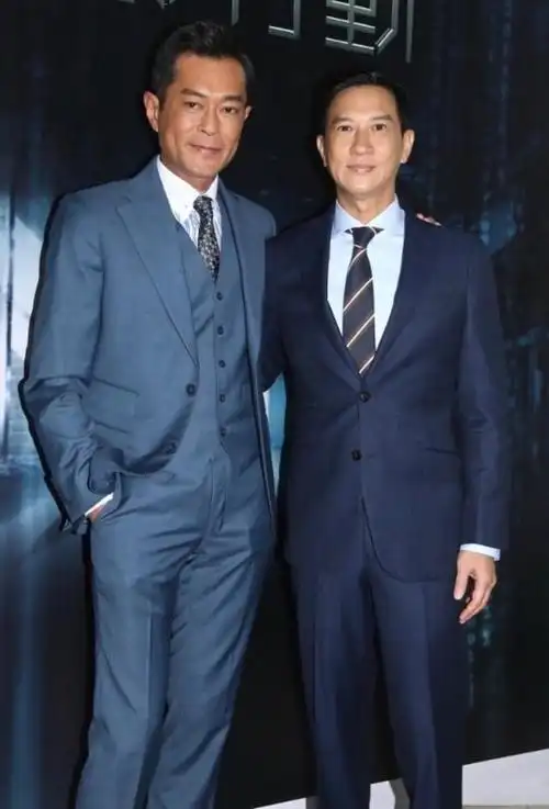 的光环我们再看张家辉,这气质姿态真的很难想象张家辉身高只有172吧