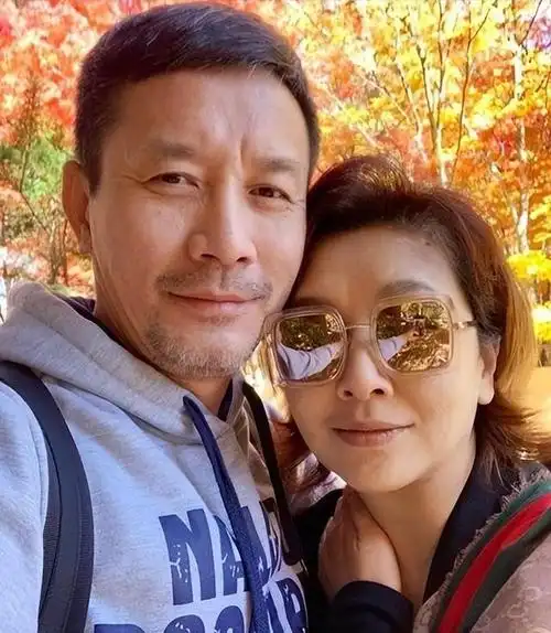 其貌不扬却能娶江珊为妻,已经54岁的田小洁到底有何魅力?