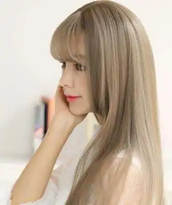 女生亚麻棕栗色头发图片 个性慵懒气质十足