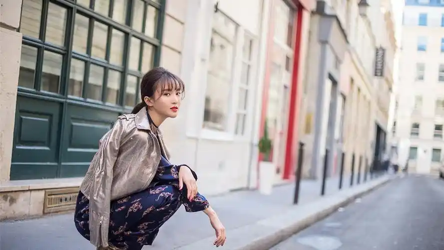 新生代演员金晨时尚个性写真壁纸图片