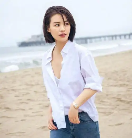 看到周冬雨的境遇你可以不相信人品演技但是要相信资本的审美