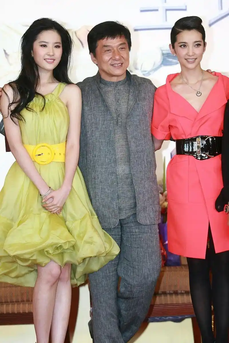 你们觉得谁更好看?