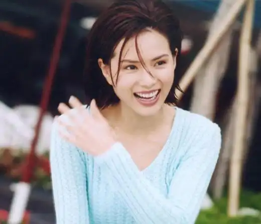 李若彤罕见露面出席活动真实年龄至今成谜