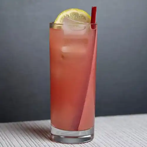 女神节将至,奉上10款甜美的草莓鸡尾酒