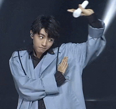 王俊凯谢谢表情包