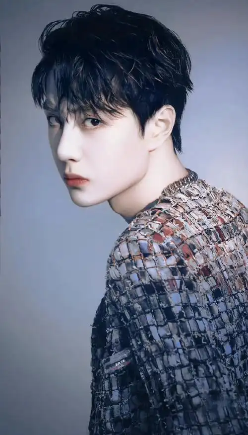 看不够的心动侧颜##王一博##这就是雕塑般的美貌吧