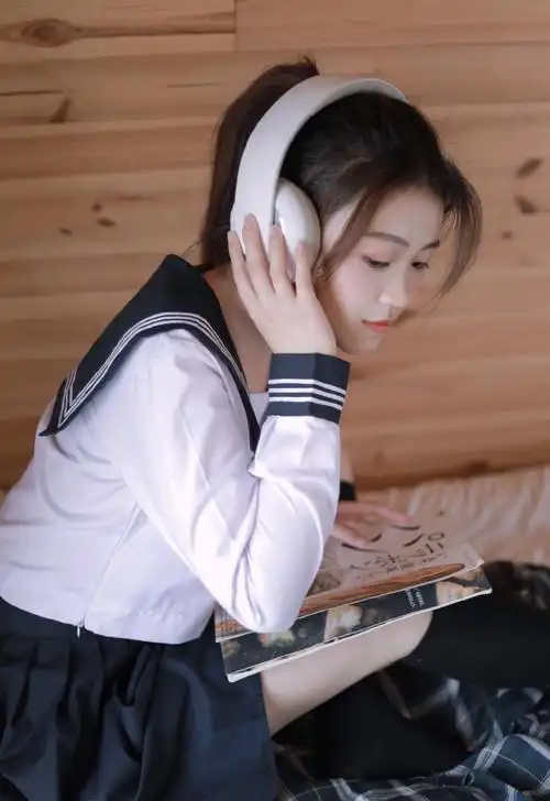 水手服可爱小姐姐室内写真,你爱了吗!