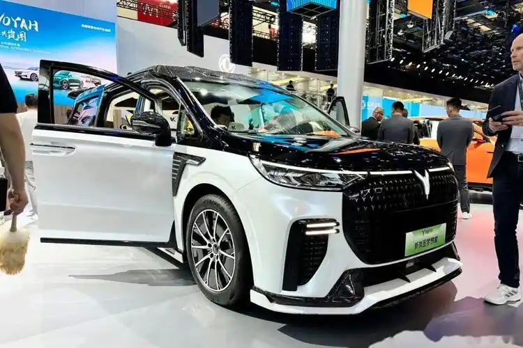 岚图汽车闪耀北京国际车展 岚图汽车在近期的北京国际汽车展览会上大