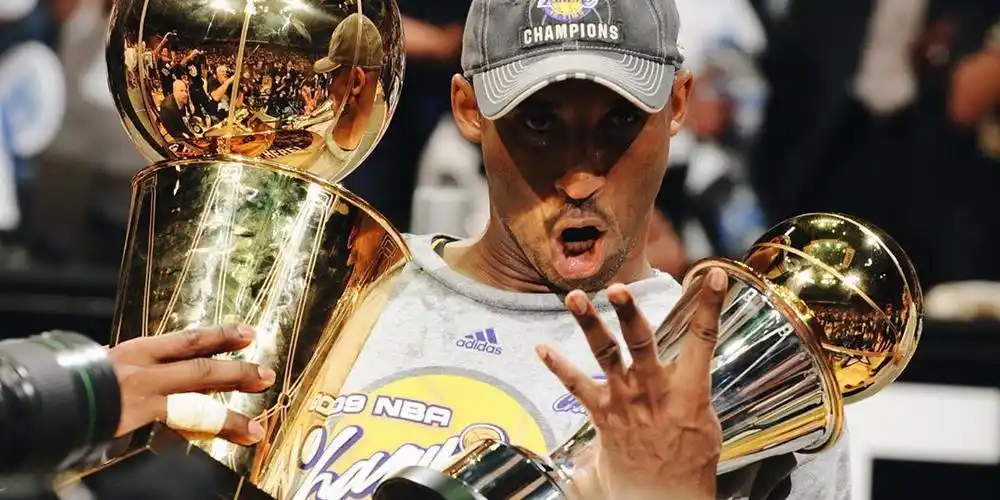 11年前的今天湖人击败魔术夺总冠军 科比生涯首次总决赛mvp