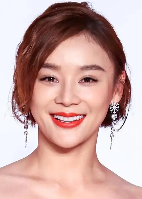 大嘴,驴脸,平胸,长相普通却硬要演"绝世美女",谁给的勇气?