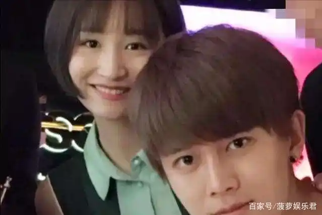 任嘉伦带老婆参加朋友聚会,娇妻一脸温柔,网友:幸福的一对!