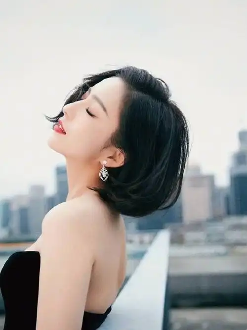 女神佟丽娅侧颜太优越每一幅画面都好唯美让人心动