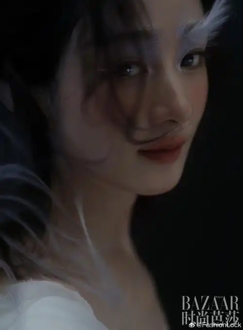 赵丽颖时尚芭莎闭年刊封面##赵丽颖暗夜缪斯芭莎大片