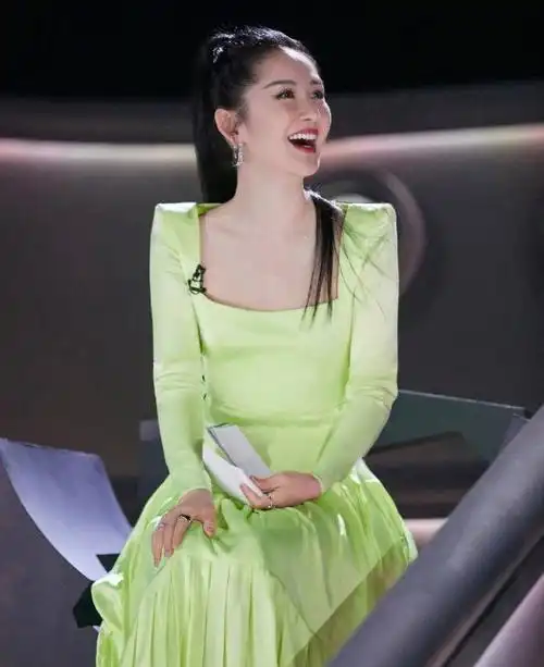 谢娜自曝生二胎后患上产后抑郁通过录节目被治愈