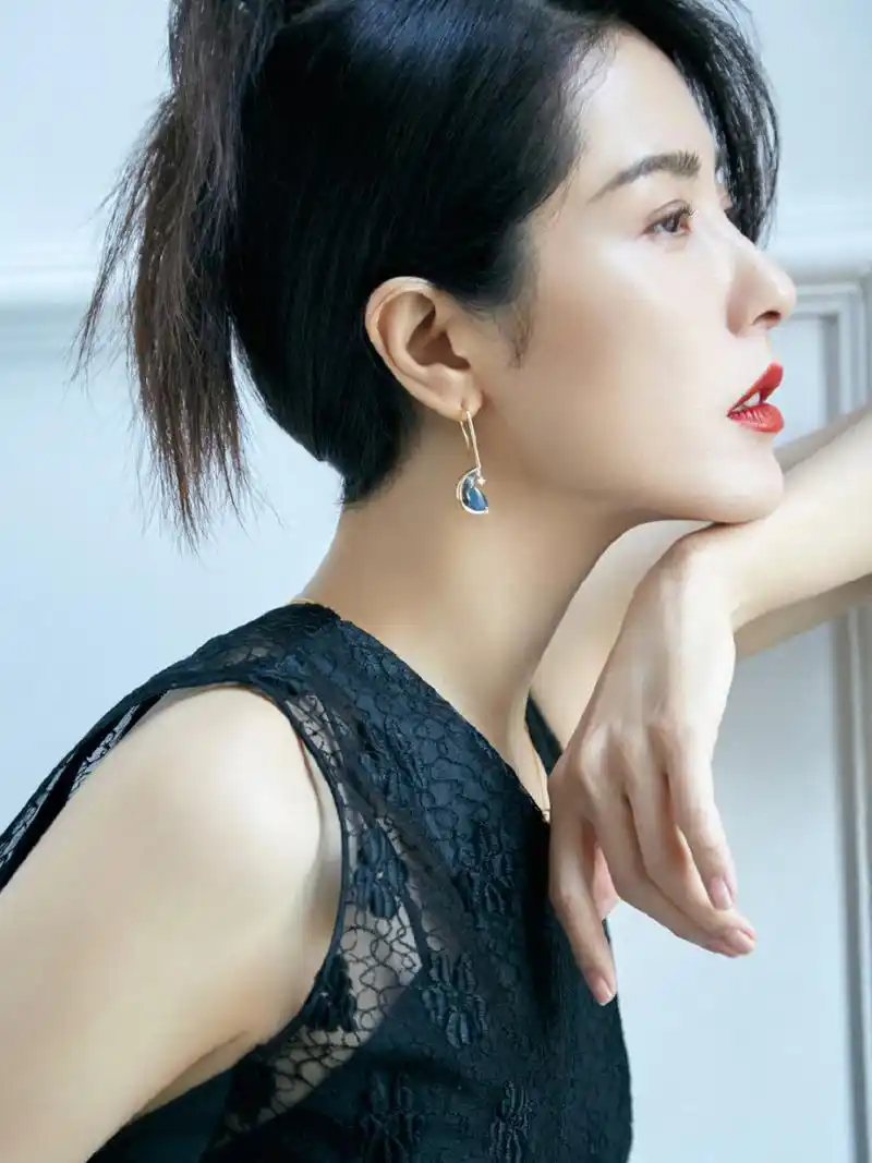 曾黎太美了,仙女姐姐91杂志拍摄 最近看乘风破浪姐姐2 不少人被曾黎