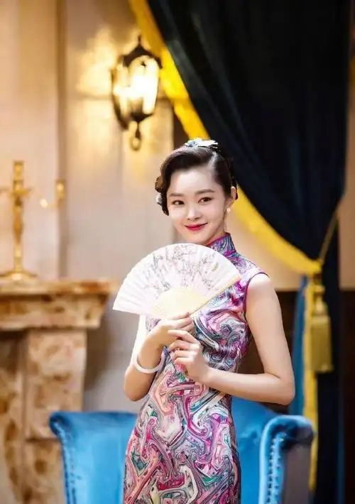 宋轶与倪妮一样,同样擅长穿着旗袍.