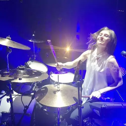 法国美女再度出新!_camille