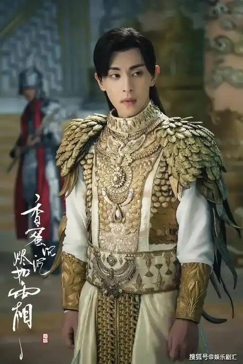 明星最新八卦邓伦_邓伦素颜最新照,身材肥胖,胡子没刮,和朋友坐在c座