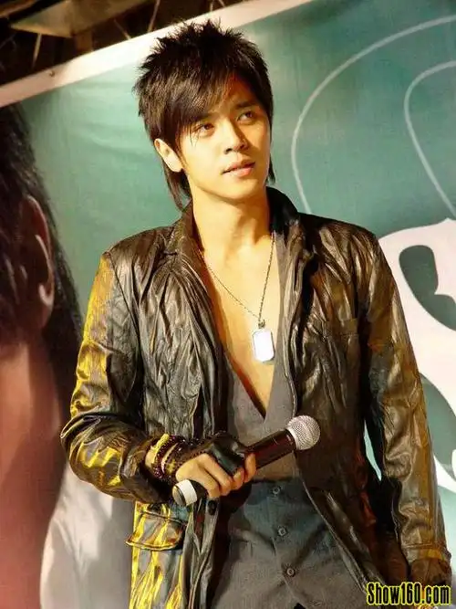 点击查看下一张 上传:兰兰 照片名:罗志祥 说明:无介绍