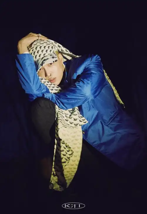 "solo出道"exo kai首张迷你专辑《kai (开)》 令人联想到感性舞姿的