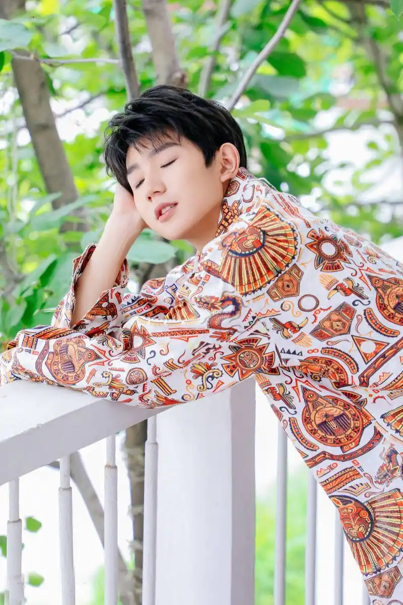 > 王源时尚写真图片(9/9)