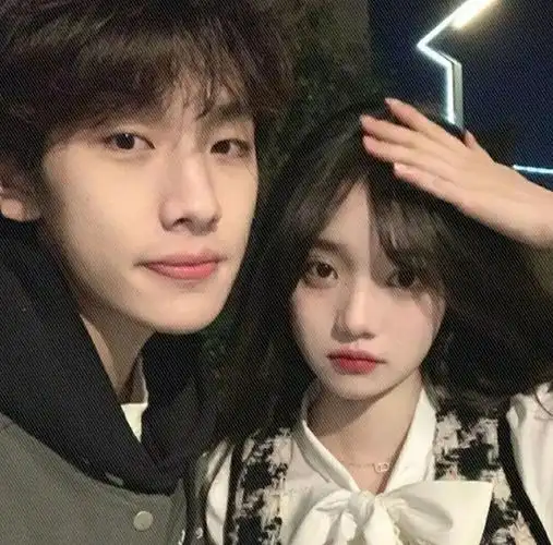 情侣头像| 男生对自己喜欢的女生能有多好-情侣头像一男一女对视动漫