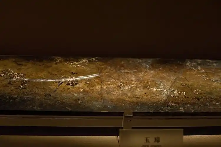 三星堆神秘文物探源5论四川广汉古蜀国金属紫铜书的发现附有文字的