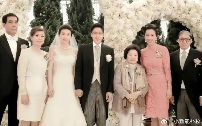 当年,郭晶晶结婚时,郭父母退回1100万彩礼,和价值3亿的四合院,婚礼