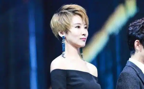 谢楠感慨不习惯和吴京同台,真实原因让人动容_时候_位置_妻子