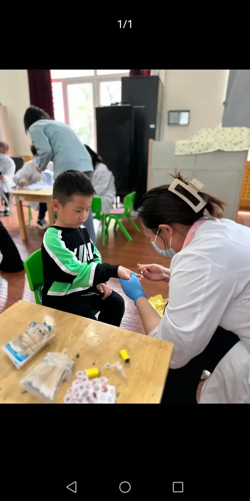 在幼儿园体检抽血没有哭的棒小伙儿#幼儿园小班宝宝 - 抖音