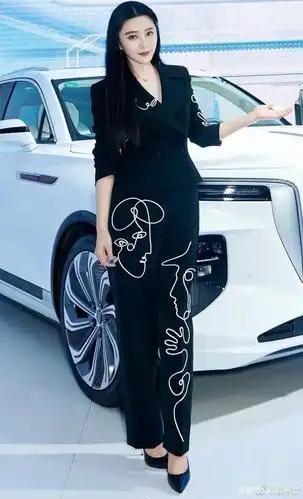 范冰冰现身某车展,有没有惊艳到你