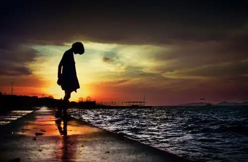 意境伤感大全只剩下流浪就像孤独的小孩