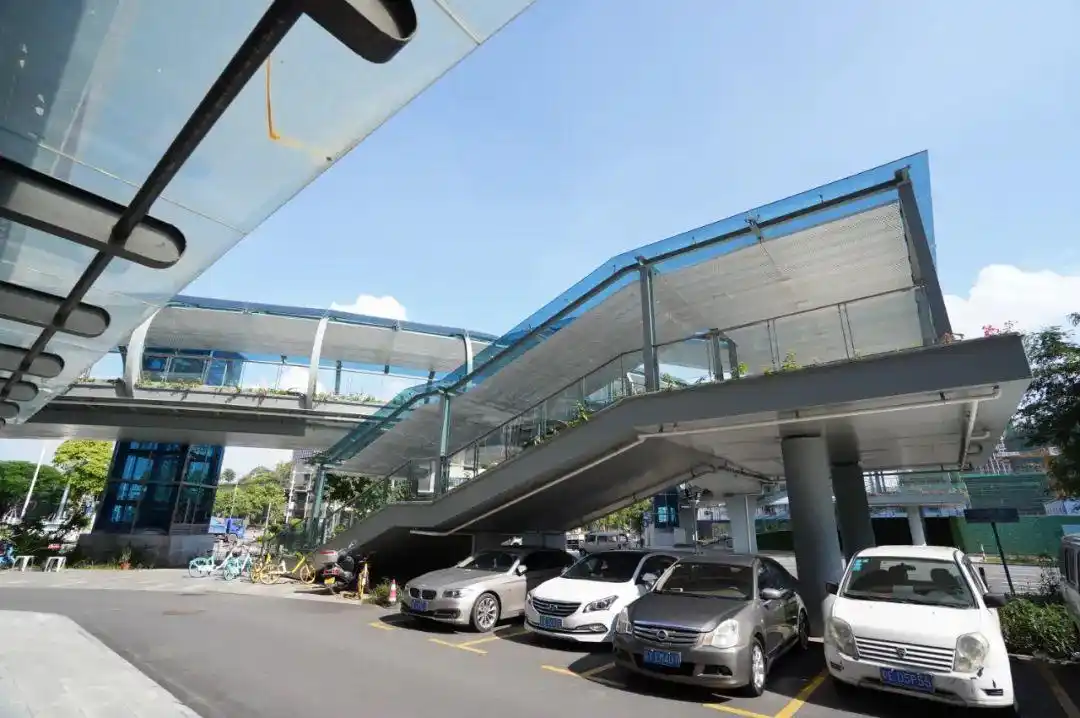 "大c",大沥新地标!跟着炫酷视频,带你打卡网红天桥连廊!