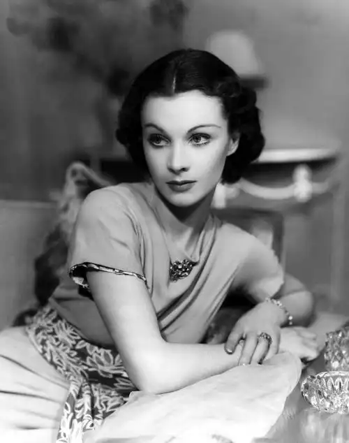 p>费雯·丽(vivien leigh,1913年11月5日—1967年7月8日),原名薇薇安