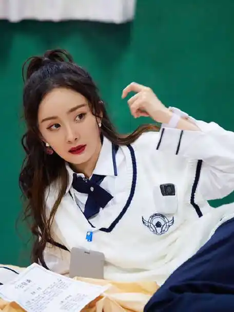 杨幂密逃4校服剧照