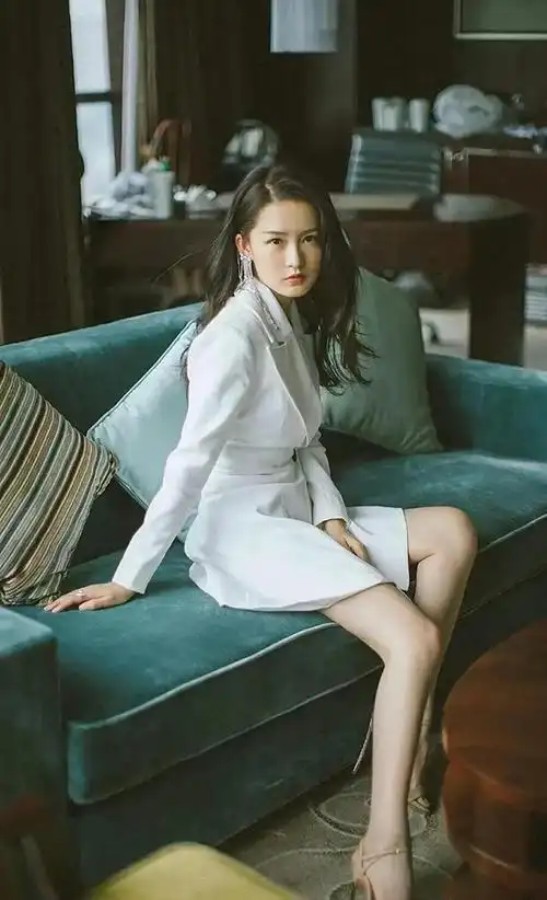 李沁明星壁纸(44)|讲真的|中国传统音乐_网易订阅