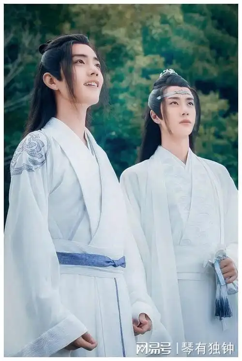 32岁肖战与26岁王一博,这场颜值巅峰的较量,让人难以抉择