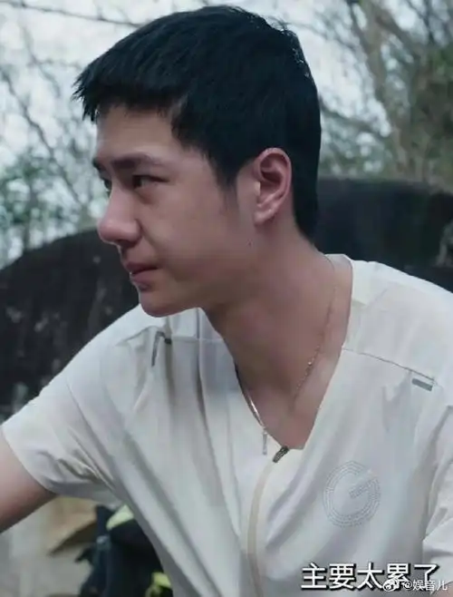 王一博你也太敢了,起床后的素颜是随便可以拿出来给人看的吗?