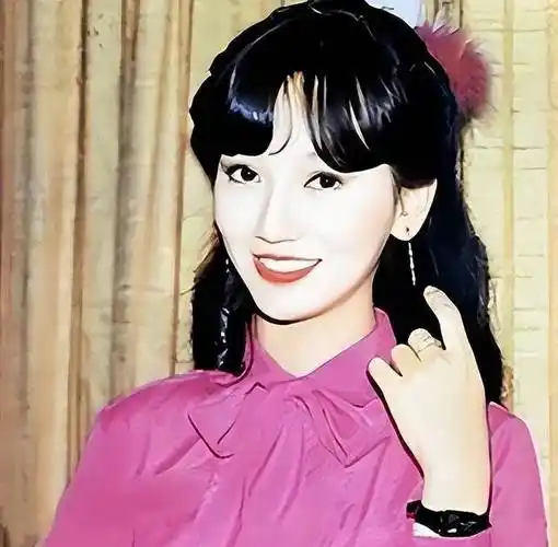 69岁赵雅芝对比60岁叶童,自然老去和医美老去的差距一目了然_演技