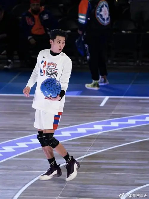 特步全程助力#王鹤棣全明星之旅#今天棣棣上脚的联名款篮球鞋d.