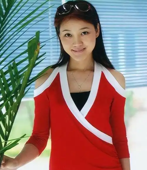 周群:安徽卫视一姐,《超级大赢家》停播后,今结婚生子低调生活