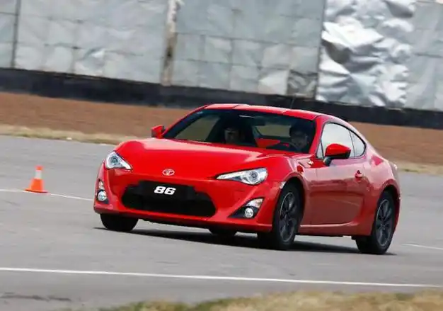 跑车|后驱|二战|卡罗拉|斯巴鲁|ae86|军事条约|军事同盟_网易订阅