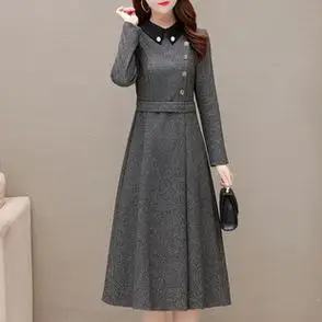 春秋高档气质中长款妈妈配大衣裙子秋冬娃娃领连衣裙女2022年新款