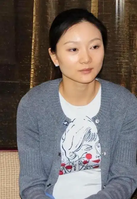 出乎意料细看73岁张艺谋的资产才知道什么叫人生赢家